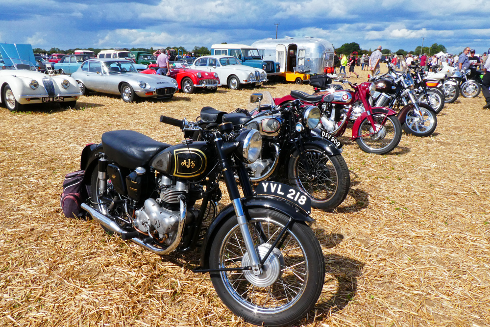 Classic vehicles at Dentill 2019